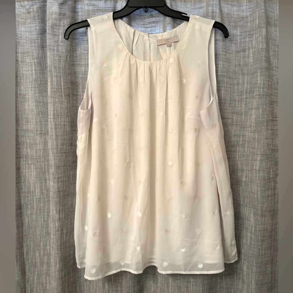 Sleeveless cream shell top with polka dots, Loft plus, size 20
